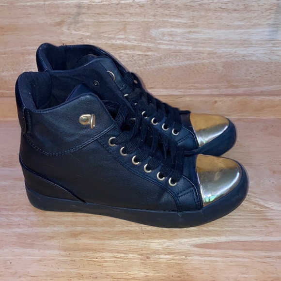 Shoe Dazzle “Zolta” Sneaker Wedges Black & Gold - Picture 3 of 6